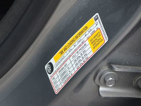 Used 2024 Chevrolet Equinox LS FWD image 9