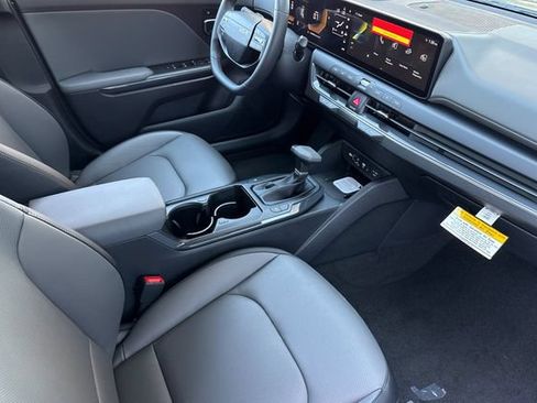 New 2026 Kia K4 EX FWD image 17