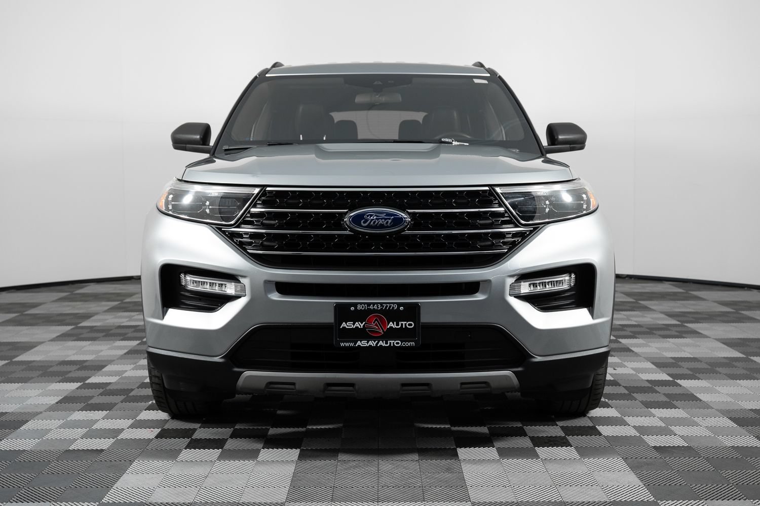 Used 2020 Ford Explorer XLT w/ Equipment Group 202A AWD/4WD image 11