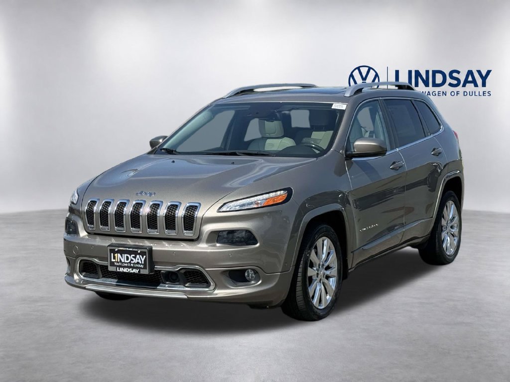 Used 2017 Jeep Cherokee Overland w/ Technology Group FWD image 3