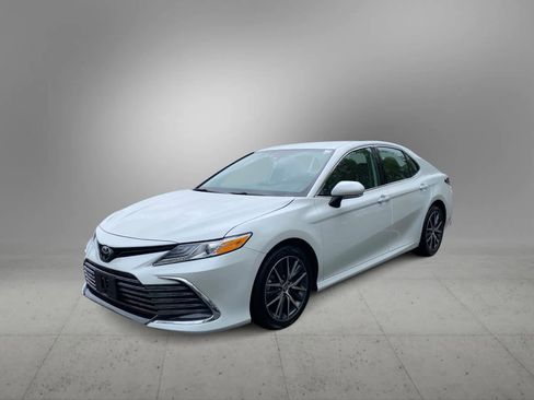 Used 2024 Toyota Camry XLE w/ Navigation Package AWD/4WD image 2