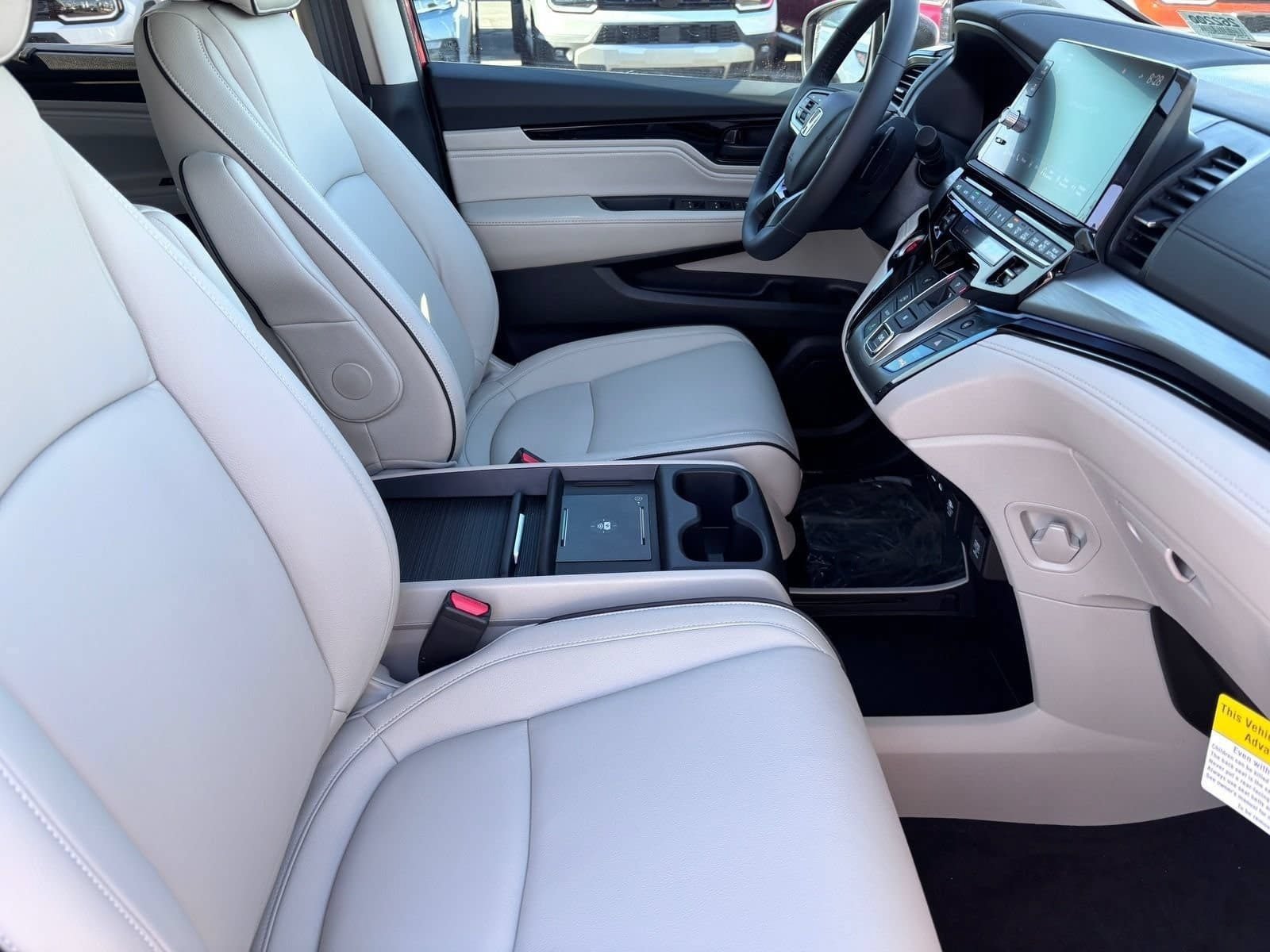 New 2026 Honda Odyssey Touring image 9