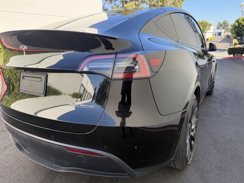 Used 2022 Tesla Model Y Performance AWD/4WD image 8