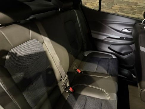 Used 2025 Buick Envista Preferred w/ Convenience I Package FWD image 33
