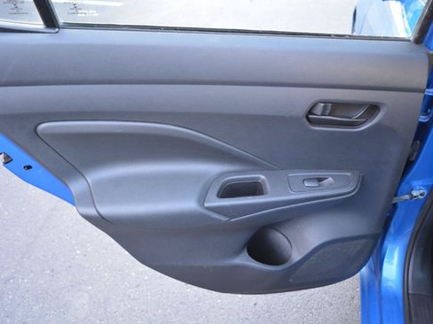 Used 2020 Nissan Versa S FWD image 11