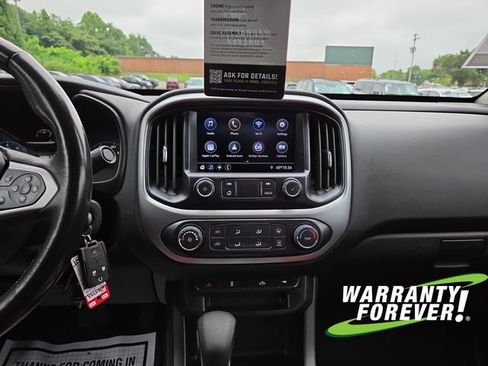 Used 2022 Chevrolet Colorado LT w/ LT Convenience Package AWD/4WD image 11