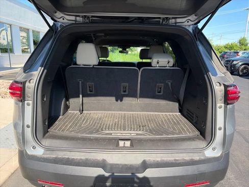 Used 2023 Chevrolet Traverse LS AWD/4WD image 10