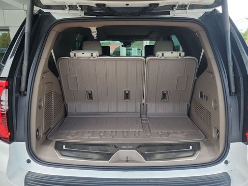 Certified 2025 GMC Yukon Denali w/ Denali Reserve Package AWD/4WD image 26