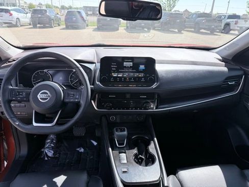 Used 2021 Nissan Rogue SL w/ Premium Package image 15