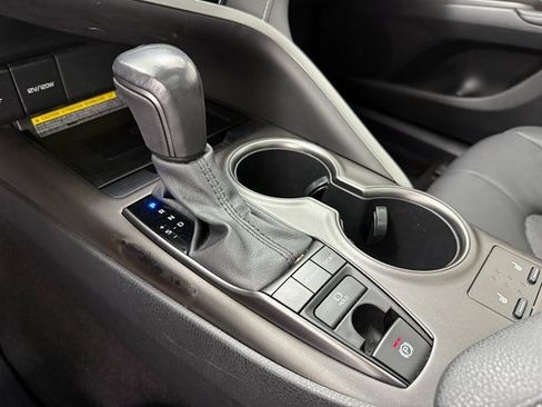 Used 2021 Toyota Camry XSE image 16