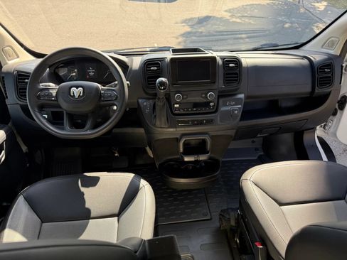 Used 2025 RAM ProMaster 2500 w/ Convenience Group FWD image 19