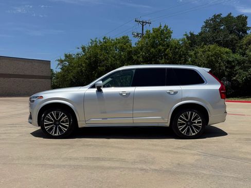 Used 2020 Volvo XC90 T5 Momentum w/ Protection Package Premier FWD image 3