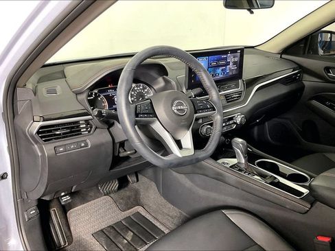 Used 2025 Nissan Altima 2.5 SR w/ SR Premium Package FWD image 14
