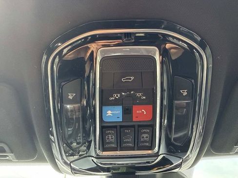 Used 2023 Jeep Grand Cherokee L Overland AWD/4WD image 24