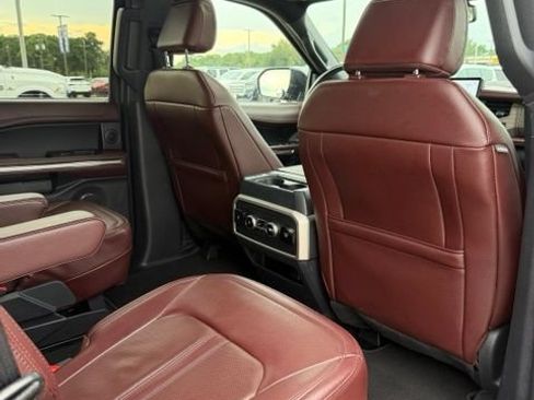 Used 2024 Ford Expedition Limited AWD/4WD image 16