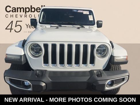 Used 2018 Jeep Wrangler Unlimited Sahara AWD/4WD image 14