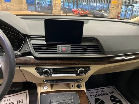 Used 2019 Audi Q5 2.0T Premium w/ Convenience Package image 24