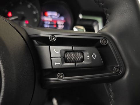 Used 2025 Porsche Macan AWD/4WD image 21