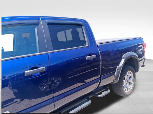 Used 2024 Nissan Titan SV w/ SV Convenience Package AWD/4WD image 12