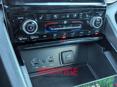 Used 2024 Jeep Grand Cherokee Overland w/ Advanced Protech Group III AWD/4WD image 25