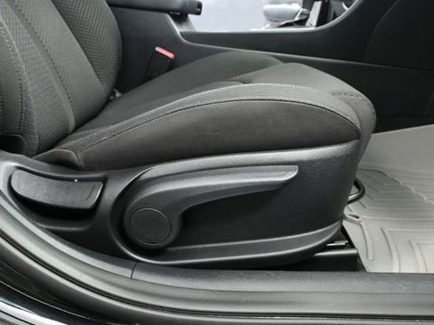 Used 2017 Kia Optima LX FWD image 38