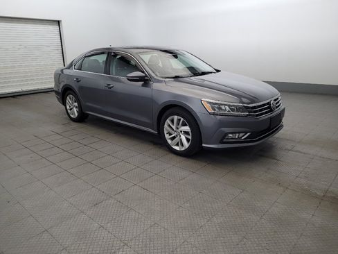Used 2018 Volkswagen Passat 2.0T SE FWD image 11