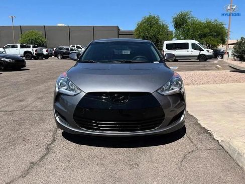 Used 2015 Hyundai Veloster FWD image 8