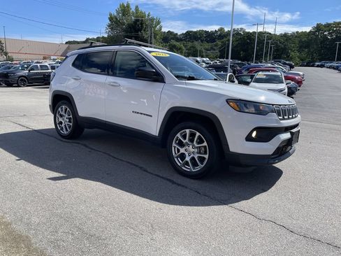 Used 2022 Jeep Compass Latitude AWD/4WD image 6