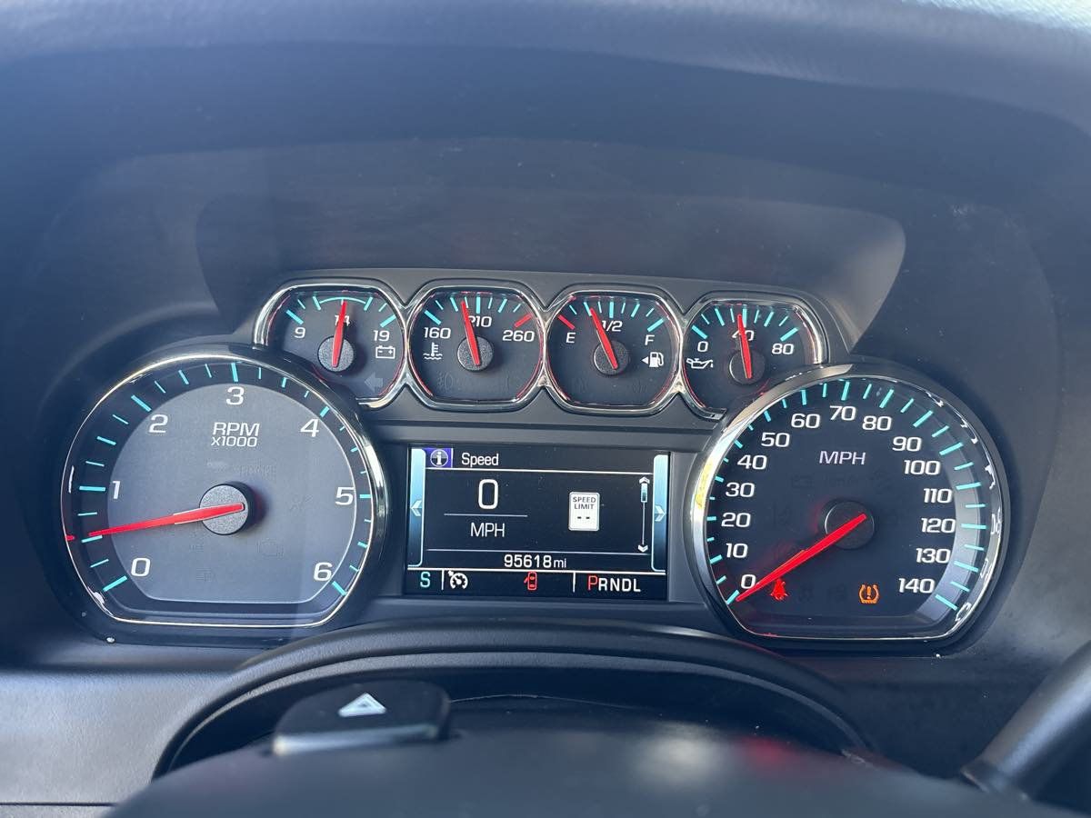 Used 2019 Chevrolet Suburban LT AWD/4WD image 25