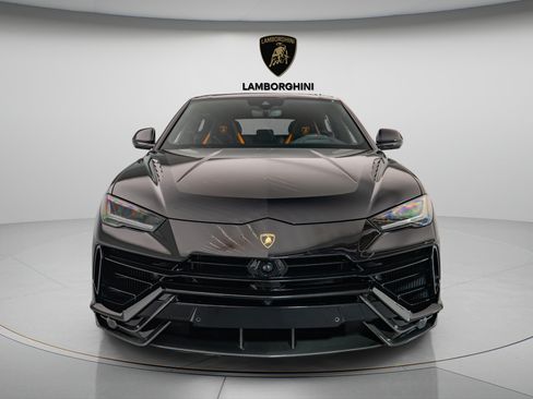 Used 2024 Lamborghini Urus Performante AWD/4WD image 2