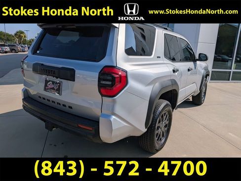 Used 2025 Toyota 4Runner SR5 AWD/4WD image 3