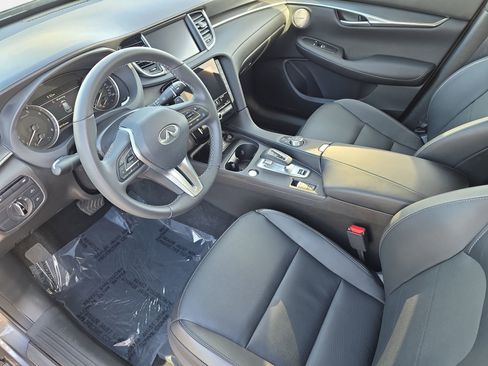 Certified 2025 INFINITI QX50 Luxe image 16