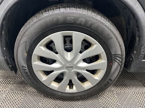 Used 2018 Nissan Rogue S AWD/4WD image 10