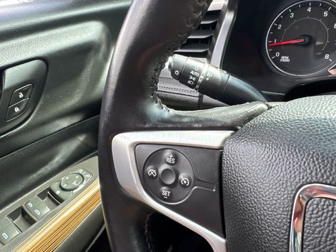 Used 2018 GMC Acadia SLE w/ Driver Alert Package I AWD/4WD image 19