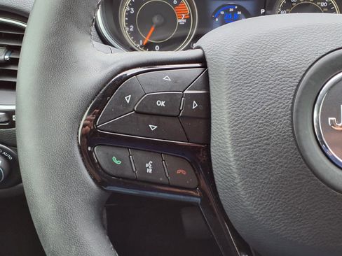 Used 2023 Jeep Cherokee Altitude Lux AWD/4WD image 23