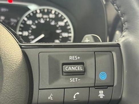 Certified 2024 Nissan Pathfinder SL w/ Black Appearance Package AWD/4WD image 6