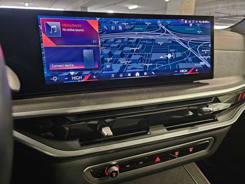 Used 2024 BMW X5 M60i image 13