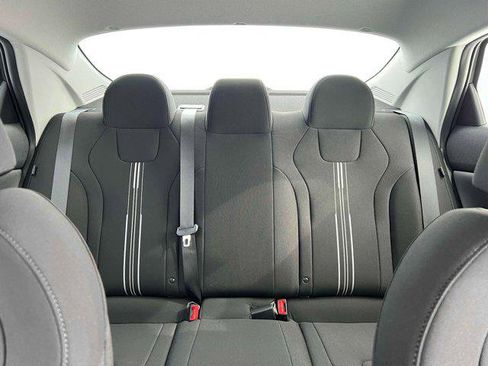 New 2025 Hyundai Elantra SEL image 16