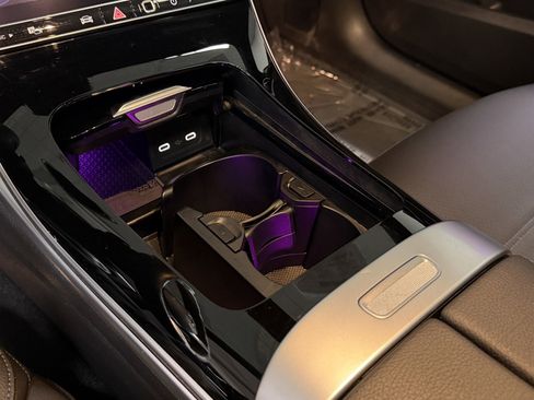 Used 2025 Mercedes-Benz C 300 4MATIC Sedan image 34