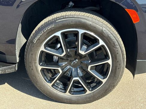 Used 2022 Chevrolet Tahoe RST w/ Luxury Package AWD/4WD image 28