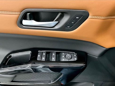 New 2026 Nissan Pathfinder Platinum AWD/4WD image 65
