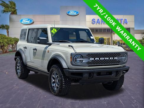 Certified 2025 Ford Bronco Badlands AWD/4WD image 1