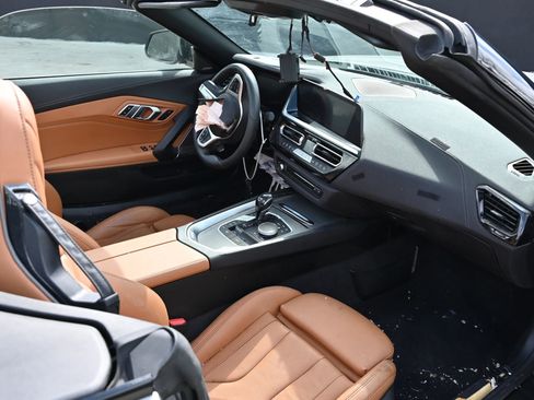 Used 2024 BMW Z4 sDrive30i w/ Premium Package RWD image 14