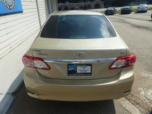 Used 2013 Toyota Corolla LE FWD image 6