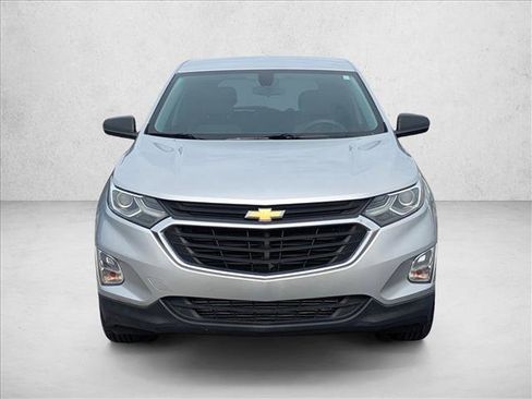 Used 2018 Chevrolet Equinox LS FWD image 2