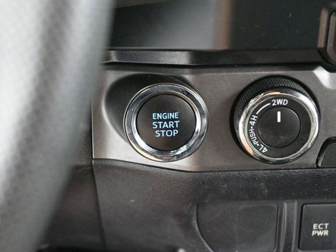 Used 2020 Toyota Tacoma TRD Off-Road AWD/4WD image 24