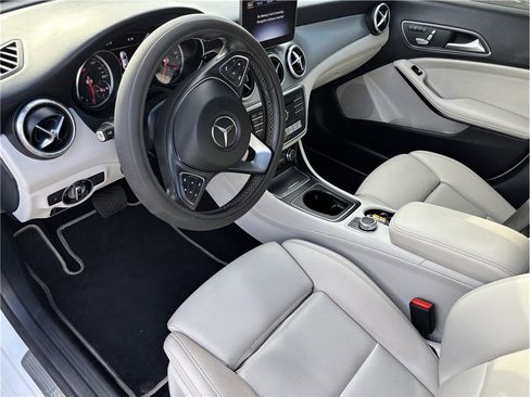 Used 2018 Mercedes-Benz CLA 250 image 12