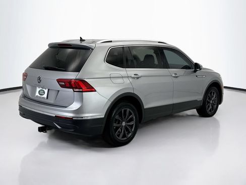 Used 2022 Volkswagen Tiguan SE FWD image 5