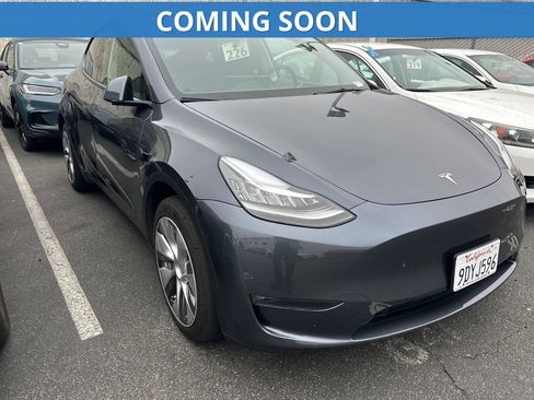 Used 2023 Tesla Model Y Long Range AWD/4WD image 1