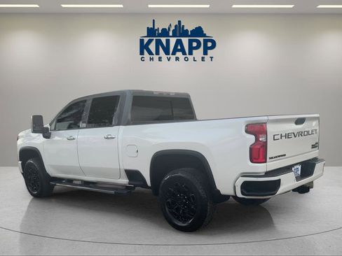 Used 2022 Chevrolet Silverado 2500 High Country w/ Technology Package image 3